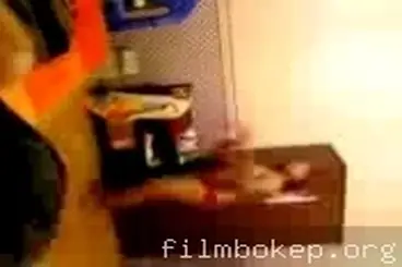 ABGadis ABG Gang Dolly Dientot di Kamar Sempit